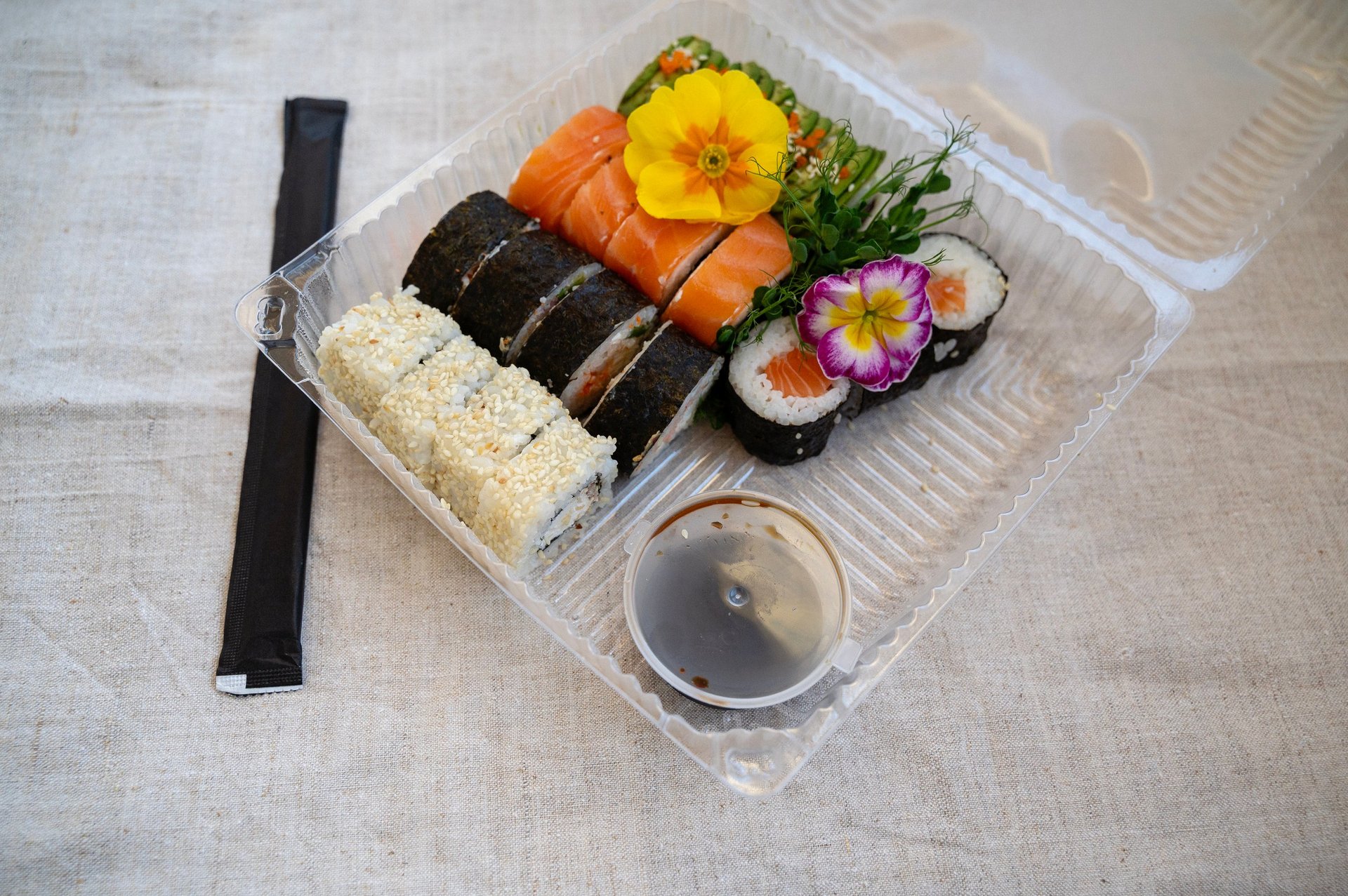 Sushi takeaway